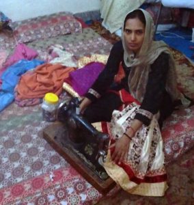 $125 from iZōsh completed a loan of $200 to help Shagufta buy low-priced clothes, sew them, and then sell at a higher price in her community.