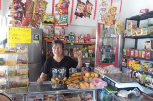 Our loan of $790 to Blanca in Colombia will help her purchase inventory in bulk to restock her grocery store.